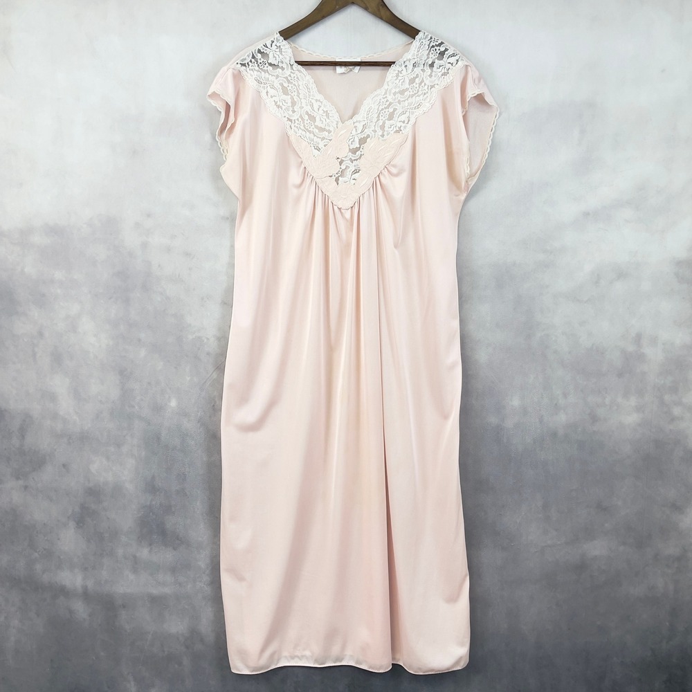 Vintage Ilise Stevens Pink Lace Trim Nightgown Size Medium Sleepwear Made in USA